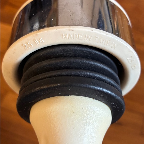 Shake Weight Dumbbell with DVD - Picture 5 of 5